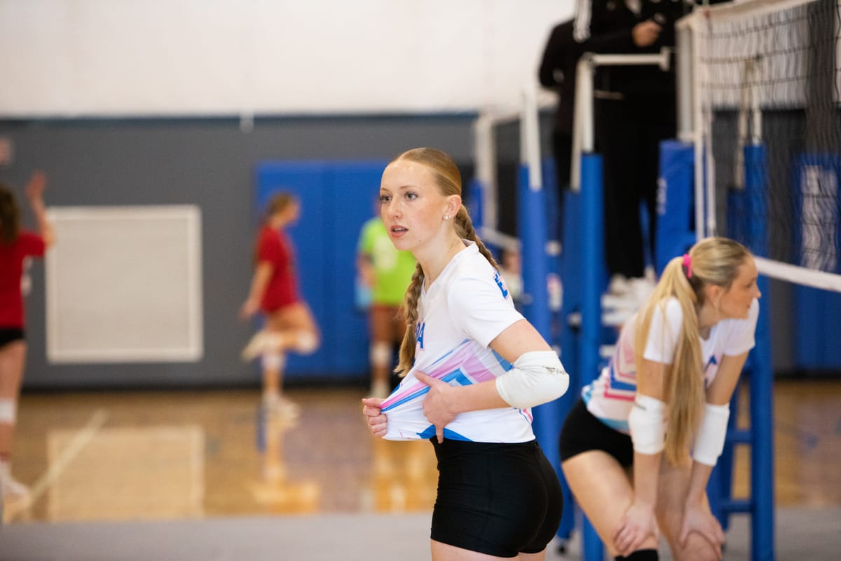 Adelaide Bezemek ready near the net during warmups